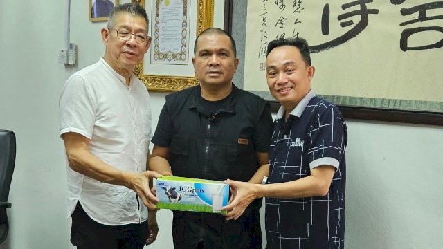 Dokter Wachyudi Muchsin (tengah). 