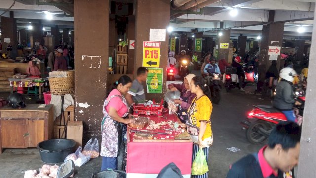 Bandel, PKL Lantai Bawah Pasar Muntilan Masih Beroperasi