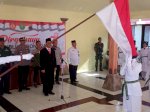 Sah Bertugas Kibarkan Bendera Merah Putih, Camat Muntilan Kukuhkan Paskibra