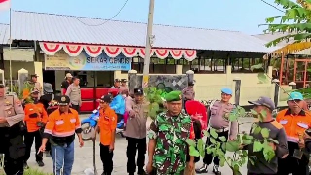 Polsek Muntilan Bersama Masyarakat Sinergi Hijaukan Bumi