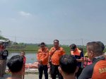 Pria Misterius Melompat ke Sungai Irigasi KW 13 di Karawang