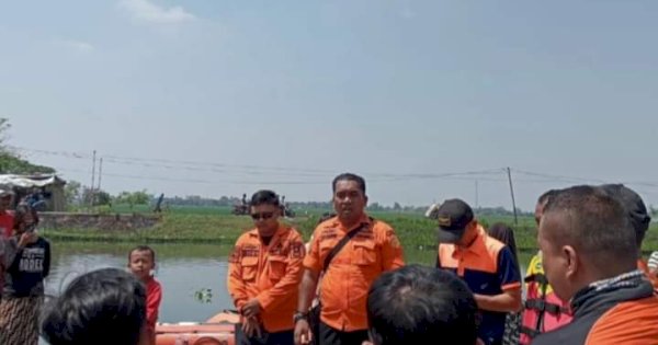 Pria Misterius Melompat ke Sungai Irigasi KW 13 di Karawang