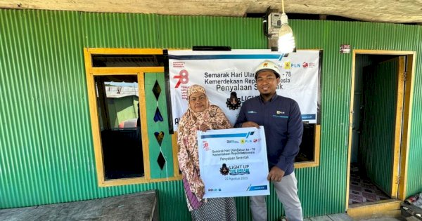 Program ‘Light Up The Dream’ PLN Terangi 7 Rumah Warga Kurang Mampu di Jeneponto