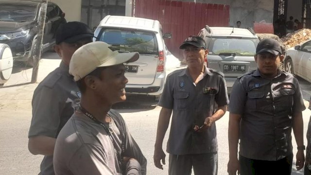 Tak Ramah ke Warga, Jukir Ini Kena ‘Semprot’ Perumda Parkir Makassar Raya