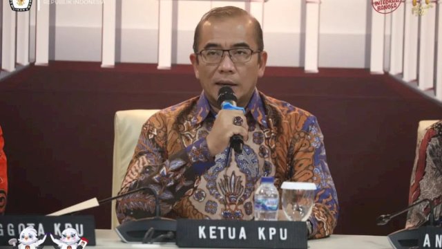 Ketua KPU RI Hasyim Asy'ari saat menyampaikan Daftar Calon Sementara (DCS) bacaleg Pemilu 2024. Foto:instageram@kpu_ri