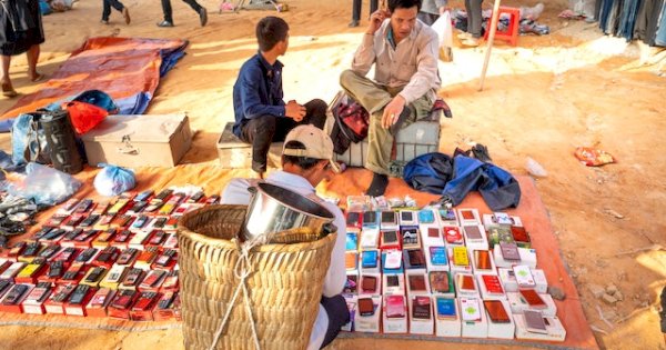 Shalat Jum’at dan Aktivitas Jual Beli: Apa yang Harus Diketahui Kaum Muslimin
