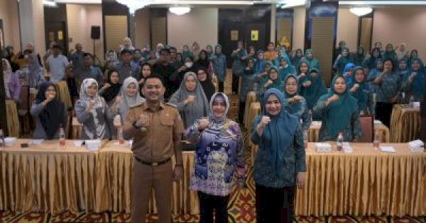 Ketua TP PKK Makassar Buka Bimtek Pengenalan Data Dasawisma