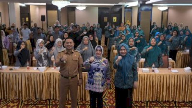 Ketua TP PKK Makassar Buka Bimtek Pengenalan Data Dasawisma