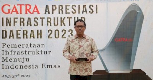 Ansar Wakili Wali Kota Makassar Terima Penghargaan di Ajang Gatra 2023