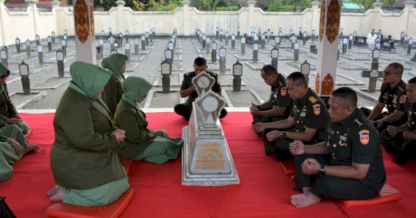 Peringati HUT Korem 072/Pamungkas, Jenderal Bintang Satu Ini Pimpin Ziarah di TMP
