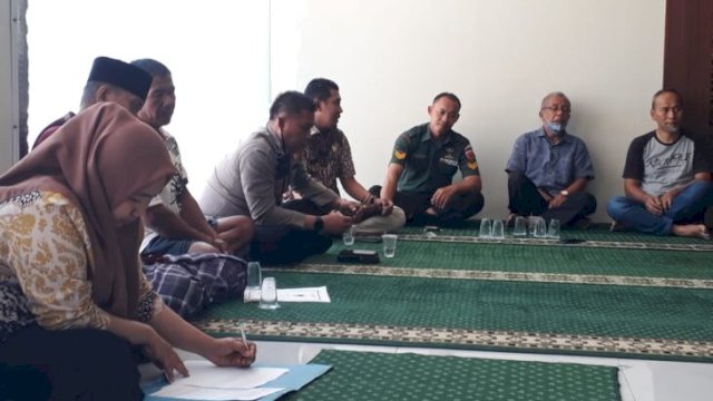Proses mediasi warga di Jl.Cilallang Jaya,Kelurahan Buakana Kecamatan Rappocini.Foto: ist