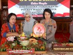 Puncak HUT ke-75 Polwan, Kapolres Magelang Kota Potong Tumpeng di Pendopo Walikota