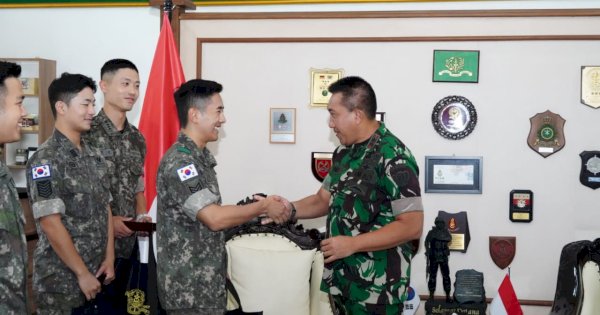 Taruna Militer Korea Selatan  Kunjungi Akmil Magelang