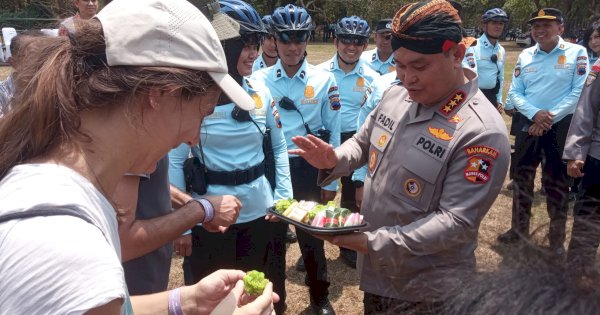 Kabaharkam Polri Ikut Promosikan Jajanan Tradisional di Candi Borobudur