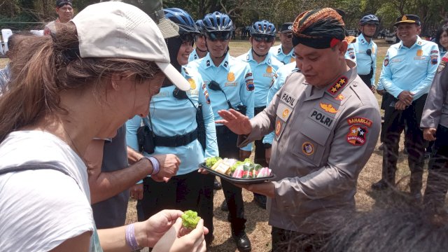 Kabaharkam Polri Ikut Promosikan Jajanan Tradisional di Candi Borobudur