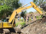 DPRD Tidak Bertindak, Pemerintah Desa Lentu Langsung Bergerak Menormalisasi Sungai Balangbaru