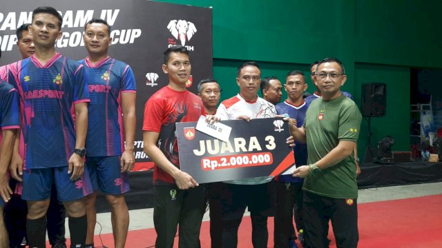 Sambut HUT ke-73, Kodam IV/Diponegoro Gelar Turnamen Bulu Tangkis