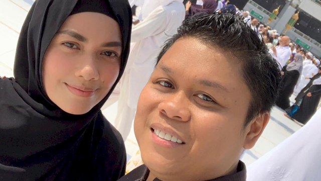 Tenri Engka bersama suaminya Yasir Machmud. Ist