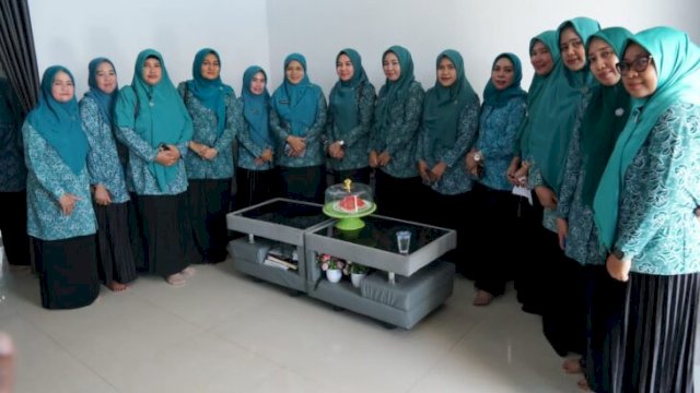Pj.Ketua TP-PKK Takalar saat Monev di TP PKK Kecamatan .Foto :ist