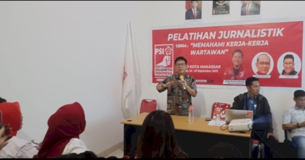 Ketua PSI Makassar Israel Rante Lebang Inisiasi Pelatihan Jurnalistik