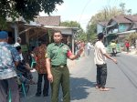 Warga Desa Binaan Meninggal, Babinsa Koramil Ngluwar Hadir Takziah