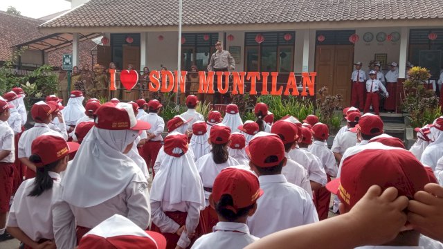 Kapolsek Muntilan Ingatkan Ratusan Siswa Tentang Bahaya Sosmed