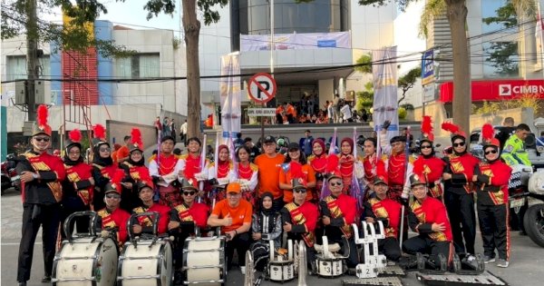 Unit Drum Corps Gerakan Pramuka Unhas Mencuri Perhatian dalam BCA Autoshow KCU Makassar 2023
