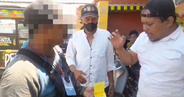 TRC Perumda Parkir Tegur Jukir di Samping Hotel Claro