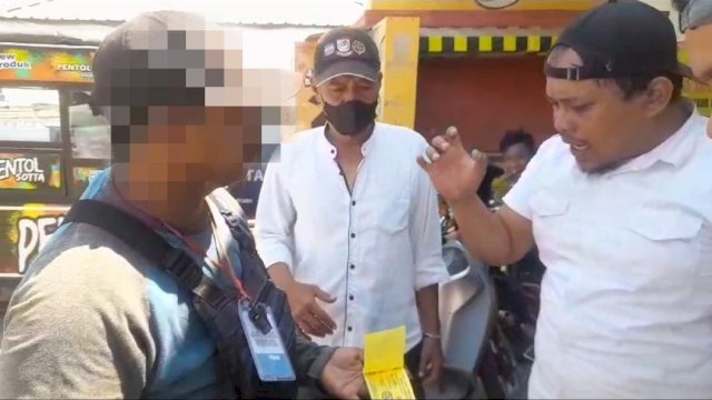 TRC Perumda Parkir Tegur Jukir di Samping Hotel Claro