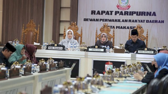 Wawali Paparkan Jawaban Wali Kota Makassar Tentang Pajak Daerah dan Retribusi serta Perubahan APBD