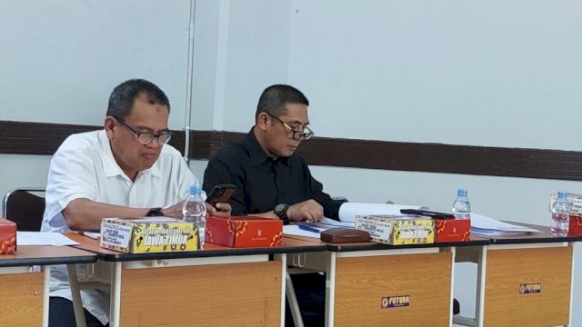 Prof. Muhammad Akbar 'Ompe' (kiri) dan Dr Syamsu Rizal MI 'Deng Ical'.