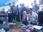 Pj. Bupati Takalar Tinjau Ketersediaan dan Harga Pangan di Pasar Galesong