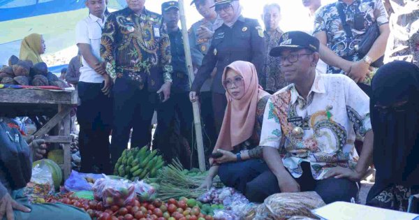 Pj. Bupati Takalar Tinjau Ketersediaan dan Harga Pangan di Pasar Galesong
