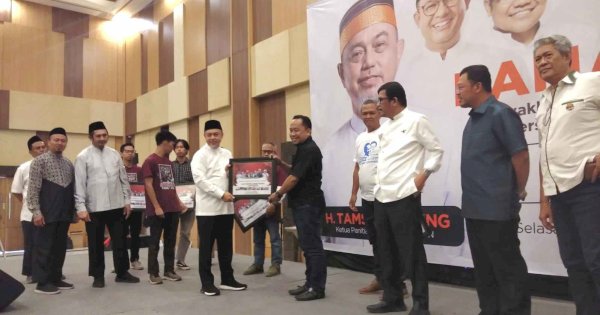 Ratusan Relawan dan Pendukung AMIN Meriahkan Tasyakuran di Makassar