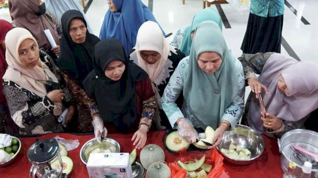 TP PKK Takalar gelar pelatihan pengolahan buah melon. Foto:Ist 