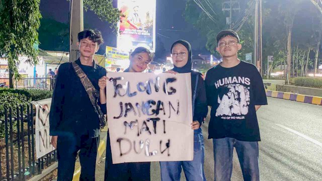 Mahasiswa UNNES gelar aksi simpatik terkait maraknya kasus bunuh diri di kalangan mahasiswa. Foto:Ist 