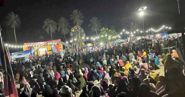 Orobatu Beach: Wisata Malam Minggu yang Selalu Ramai di Mamuju