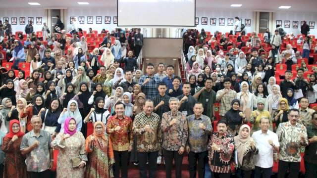 Jaksa Agung Muda Pembinaan RI berikan Kuliah Umum di FH Unhas