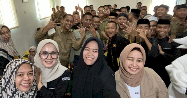 KPU Makassar ‘Goes to Pesantren’ dan Nobar Film Kejarlah Janji