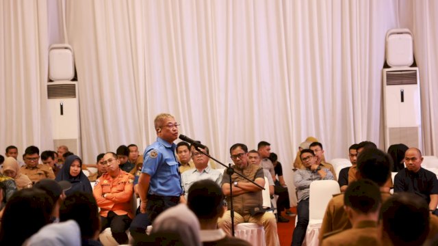 Dirut PDAM Beni Iskandar saat pertemuan dengan Wali Kota Makassar. 