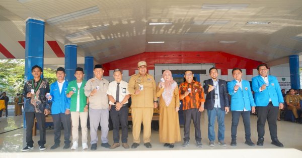 Bank Sulselbar dan Perseroda Maros Bagikan Kartu E-Money Kepada Ketua Organisasi Kepemudaan