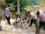 Kamtibmas Aman: TNI, POLRI, dan Warga Bangun Jalan di Desa Anrang