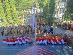 Tindaklanjuti SE Kemedagri, Camat Tallo Bagikan Bendera ke 15 Kelurahan