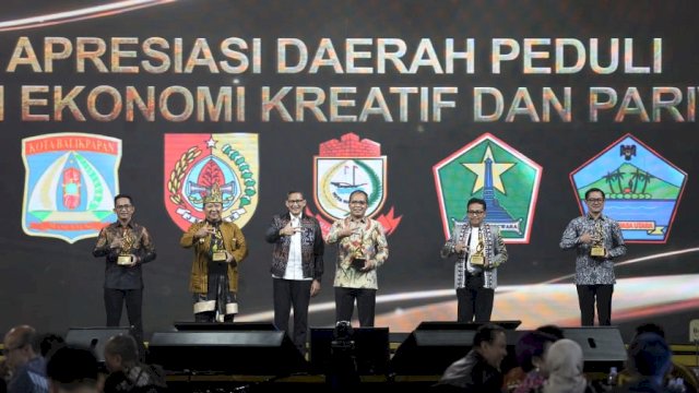 Wow! Danny Satu-Satunya Kepala Daerah di Sulsel Raih Penghargaan Kompas TV