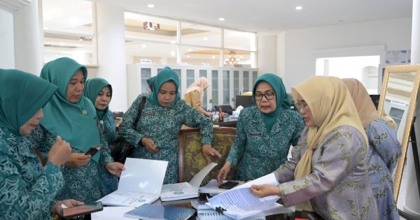 TP PKK Kota Makassar dan Baubau Kompak Berbagi Inovasi
