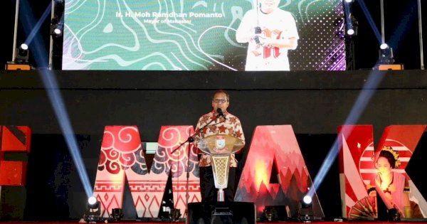 Danny Pomanto Jamu Makan Malam Peserta Makassar Open International Men and Women Softball Turnament