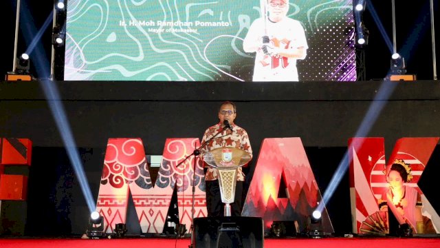 Danny Pomanto Jamu Makan Malam Peserta Makassar Open International Men and Women Softball Turnament