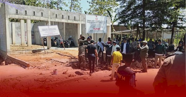 Camat Manggala Bersama Dinas Pertanahan Tertibkan Fasum Fasos