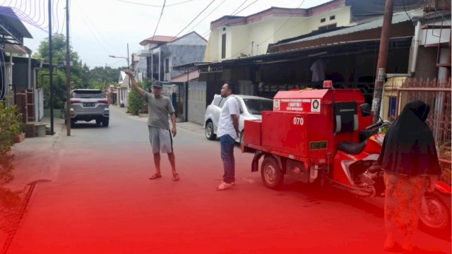 Camat Manggala Terjun Langsung Layani Kebutuhan Air Bersih Warga