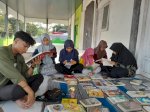 Tingkatkan Minat Baca Dengan Kolaborasi Literasi di Desa Moncobalang